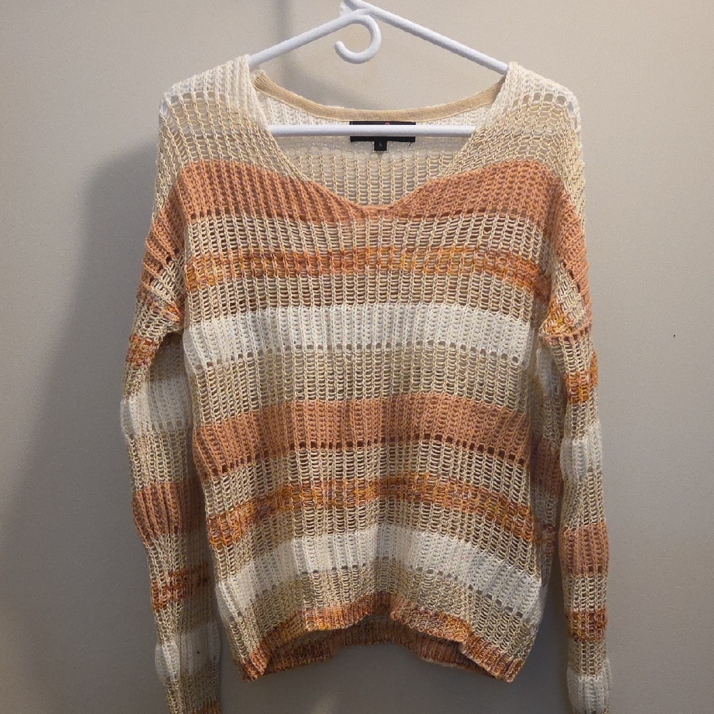 Open-Knit V-Neck Sweater in Cream and Peach Stripes